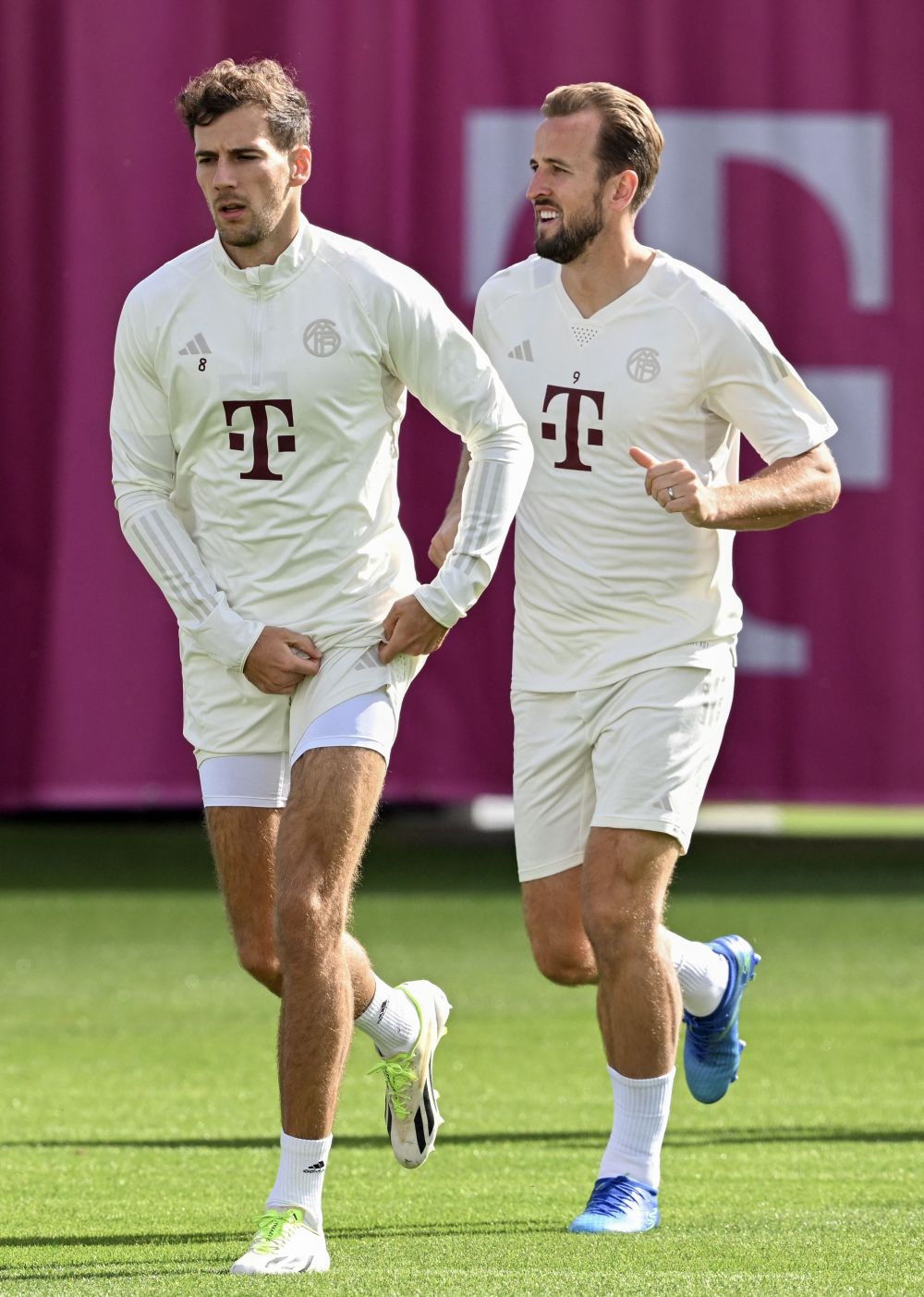 九游电脑版修改-转会期体能课后；拜仁慕尼黑绝杀压哨备战欧冠；压力陡增；更衣室氛围转暖的简单介绍-九游电脑版修改